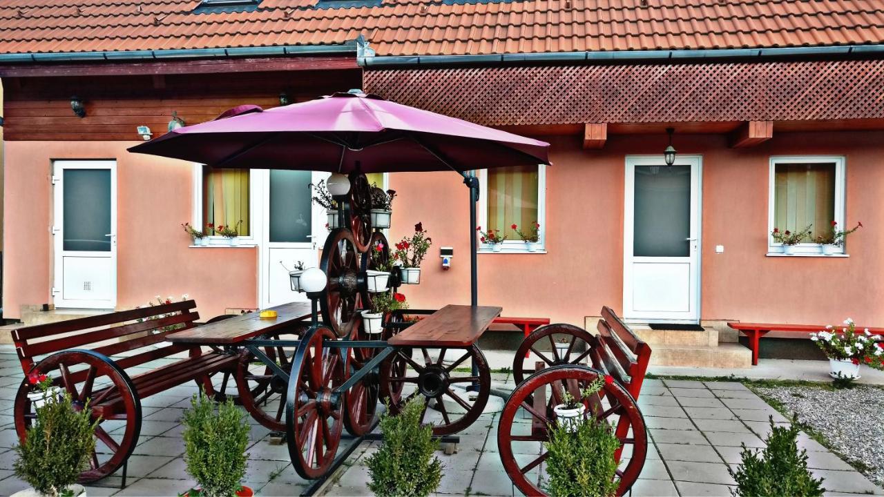 Picnic Panzio Bed and Breakfast Lunca de Sus Buitenkant foto